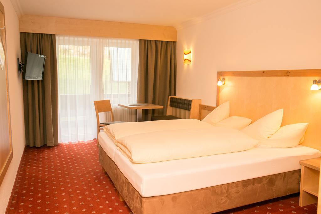Hotel Garni Ehrenreich Зёльден Экстерьер фото